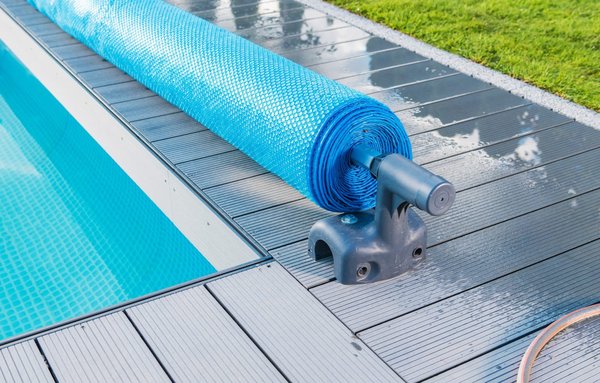 Les éléments clés concernant la bâche pour piscine installée par Nord Bâches fabricant de bâches sur mesure