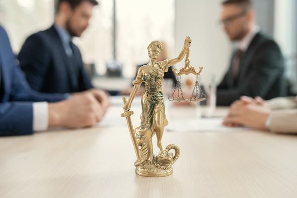 Dans quels cas un huissier de justice à Lille peut entrer en jeu ?