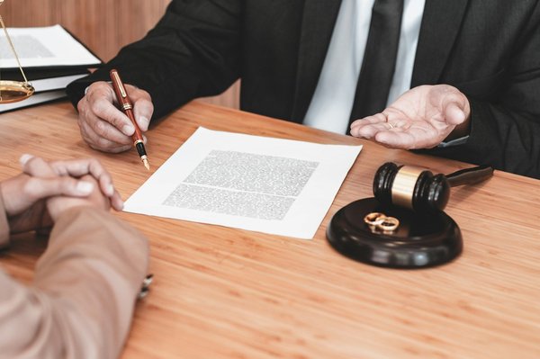 Choisir l'avocat idéal pour votre divorce à Bordeaux